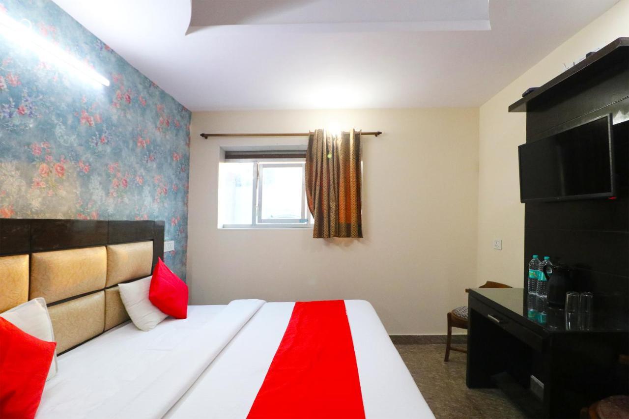 Hotel Westend Holiday Home 5 Mint From Nizamuddin Railway Station New Delhi Extérieur photo