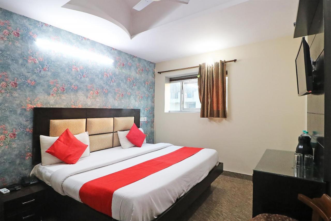 Hotel Westend Holiday Home 5 Mint From Nizamuddin Railway Station New Delhi Extérieur photo