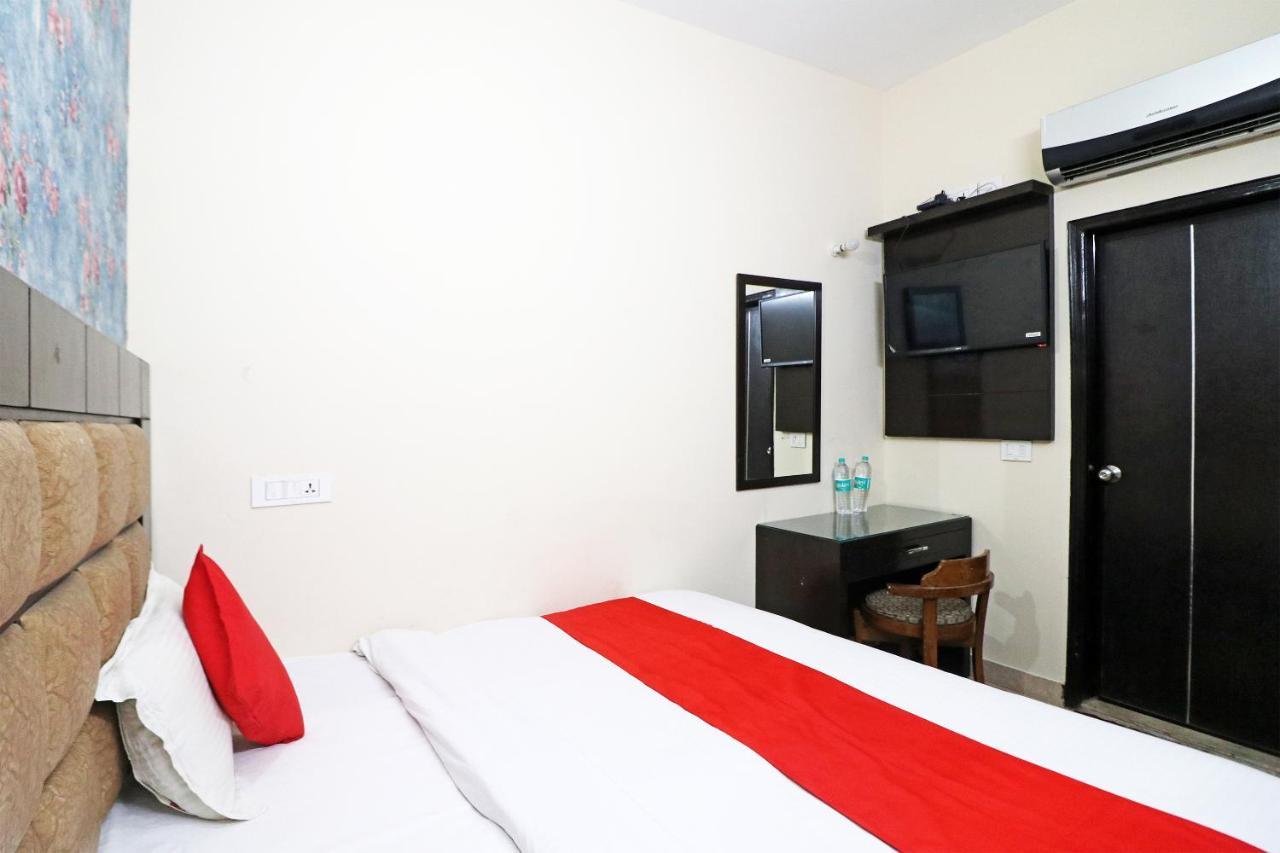 Hotel Westend Holiday Home 5 Mint From Nizamuddin Railway Station New Delhi Extérieur photo