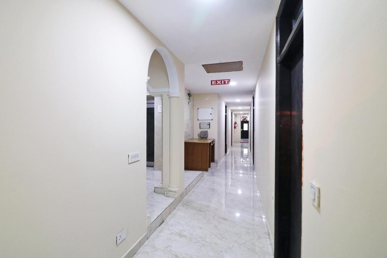 Hotel Westend Holiday Home 5 Mint From Nizamuddin Railway Station New Delhi Extérieur photo