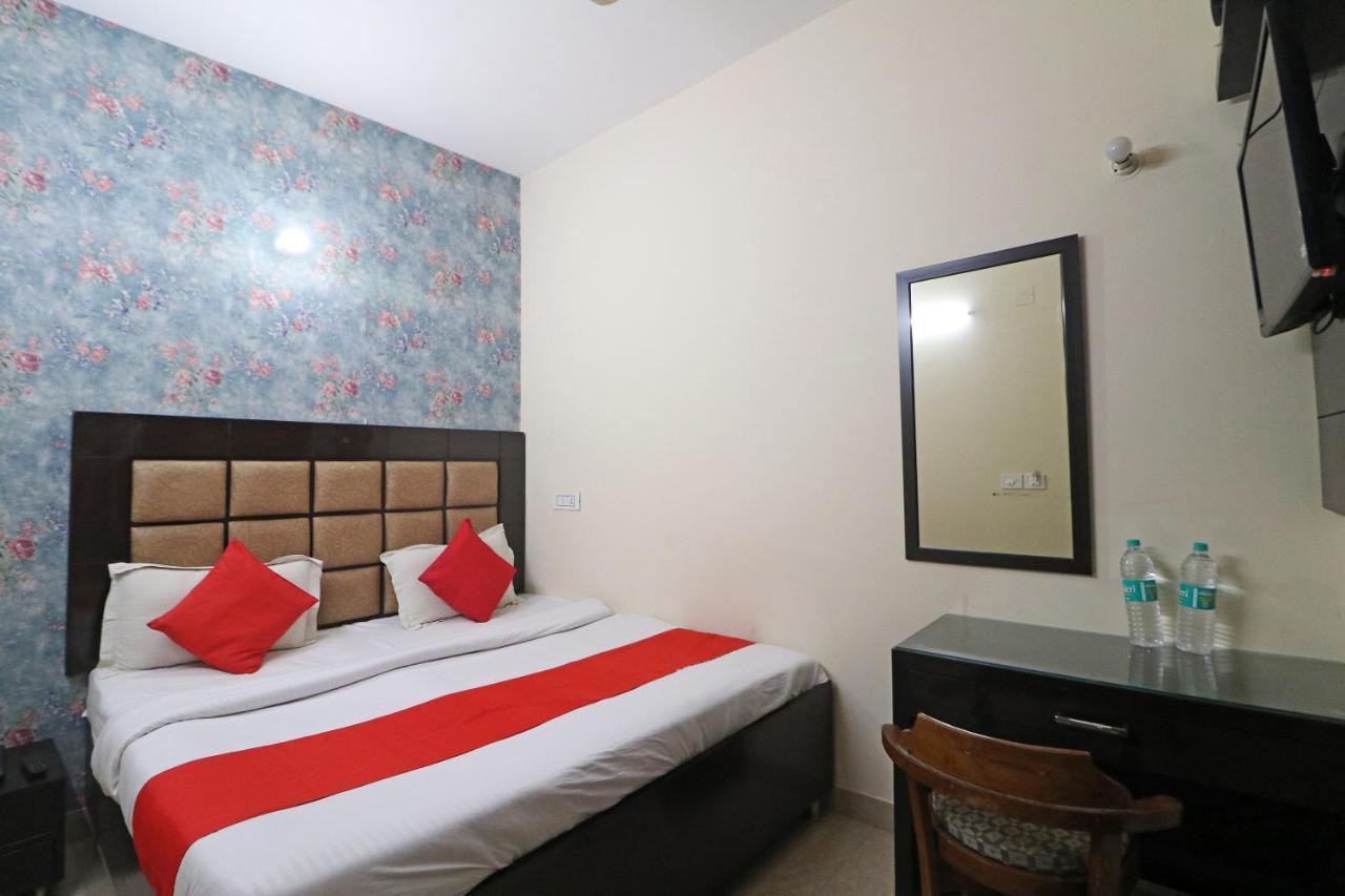 Hotel Westend Holiday Home 5 Mint From Nizamuddin Railway Station New Delhi Extérieur photo