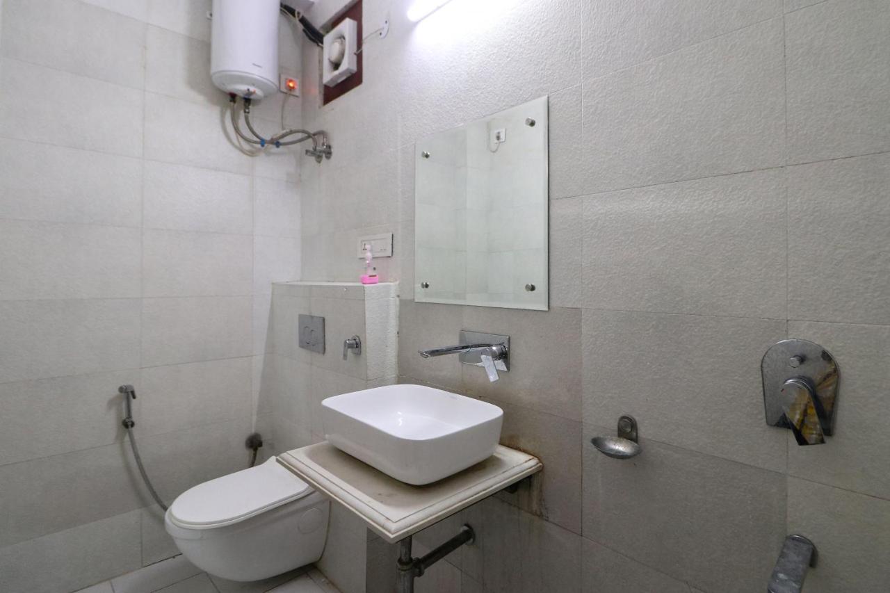 Hotel Westend Holiday Home 5 Mint From Nizamuddin Railway Station New Delhi Extérieur photo