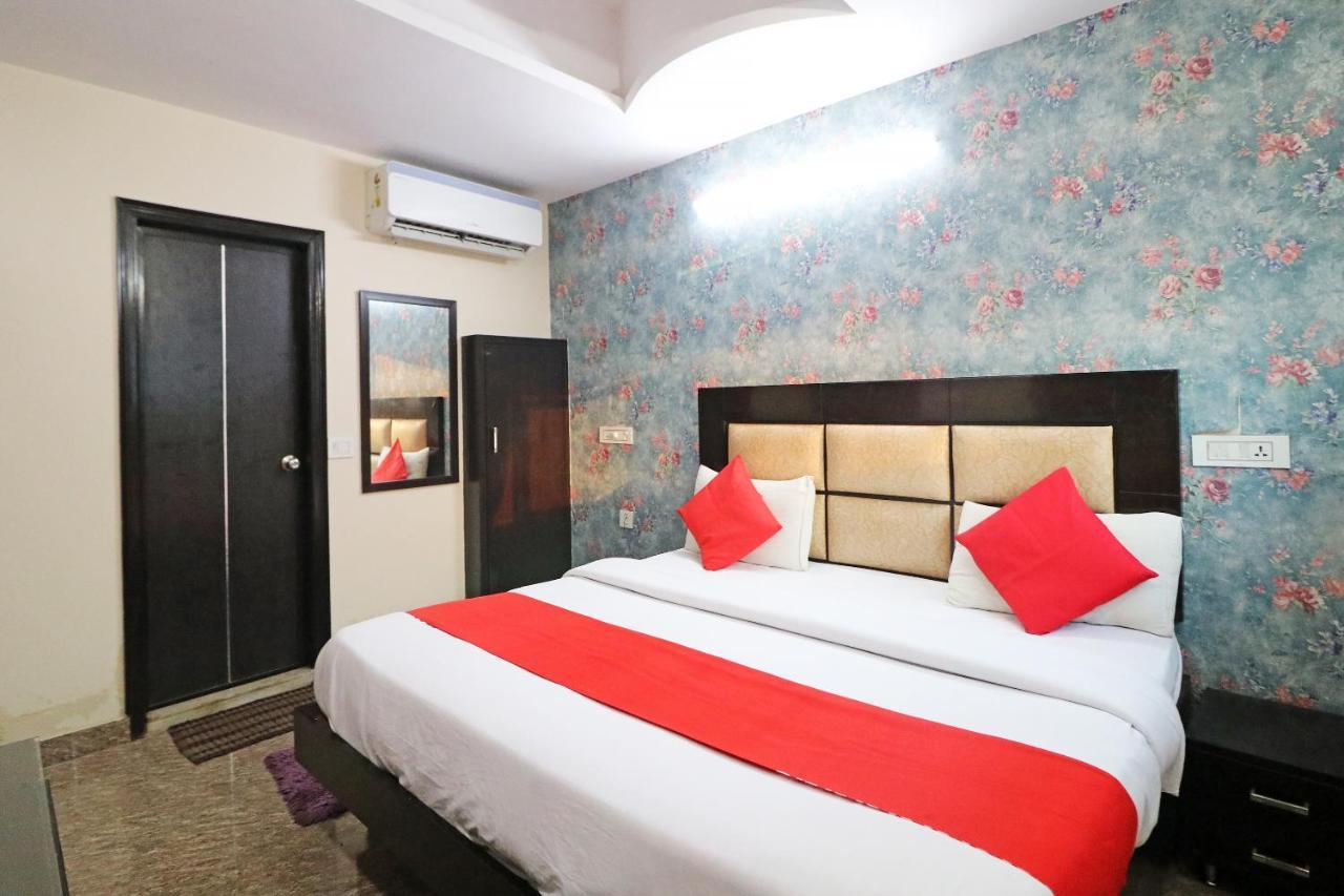 Hotel Westend Holiday Home 5 Mint From Nizamuddin Railway Station New Delhi Extérieur photo